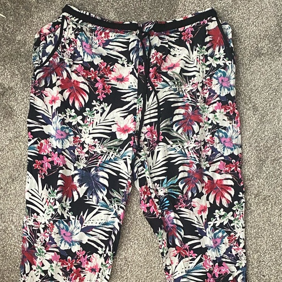 New Look UK 14 Drawstring Waistband Floral Pants - Picture 3 of 5